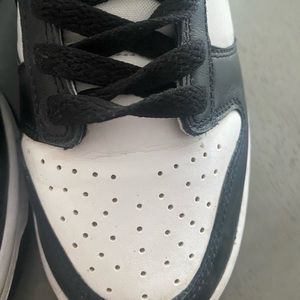 Nike Dunk Low 🐼 panda-big kids size 6.5Y